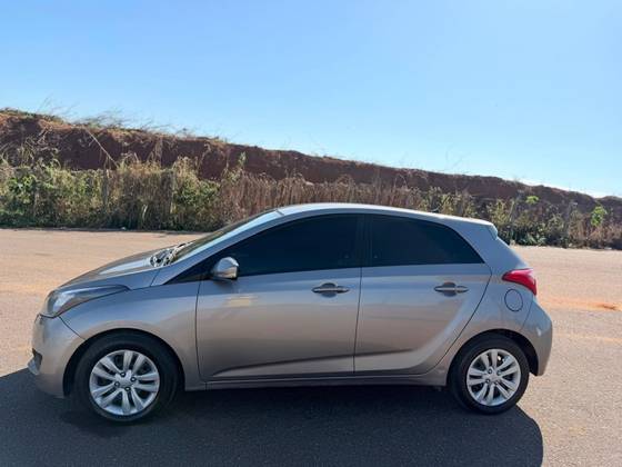 HYUNDAI HB20 1.0 COMFORT PLUS 12V FLEX 4P MANUAL